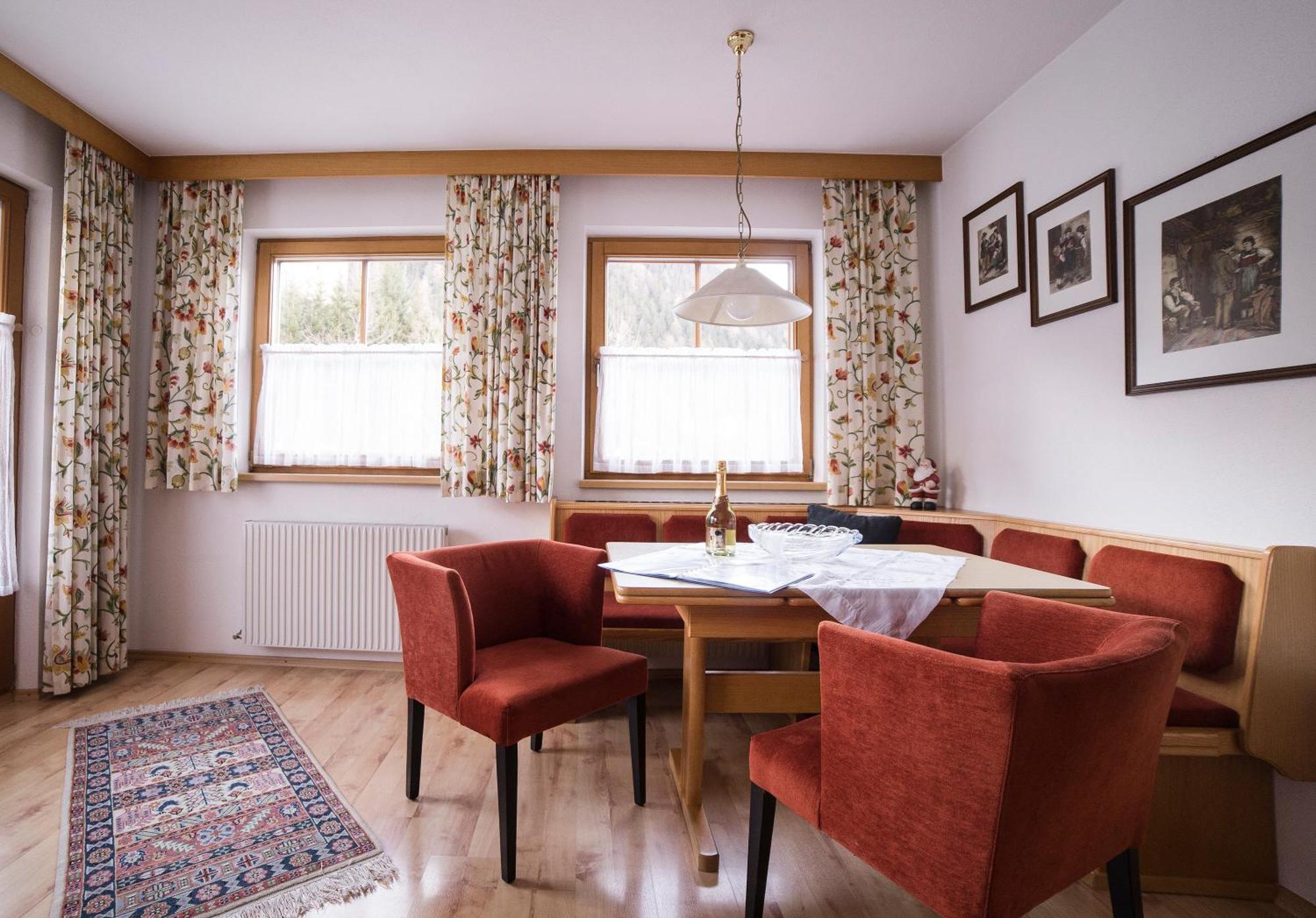 Alberts Bellevue Appartements Nauders Zimmer foto